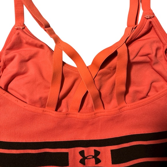 Under Armour sports Bra - Picture 9 of 9